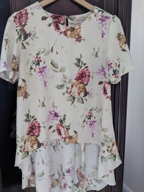 Philosophy Floral High-Low Cream Blouse with Pink and Gold Roses